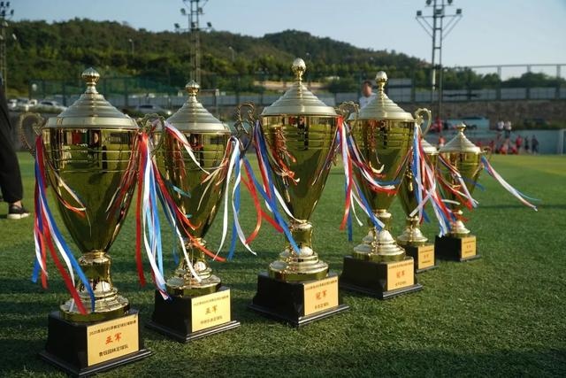 库里36分霍姆格伦伤退 勇士克雷霆升至西部第2