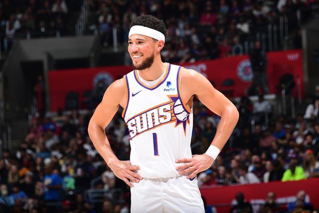 2026十堰马拉松鸣枪开跑 上万跑者领略“山水车城”